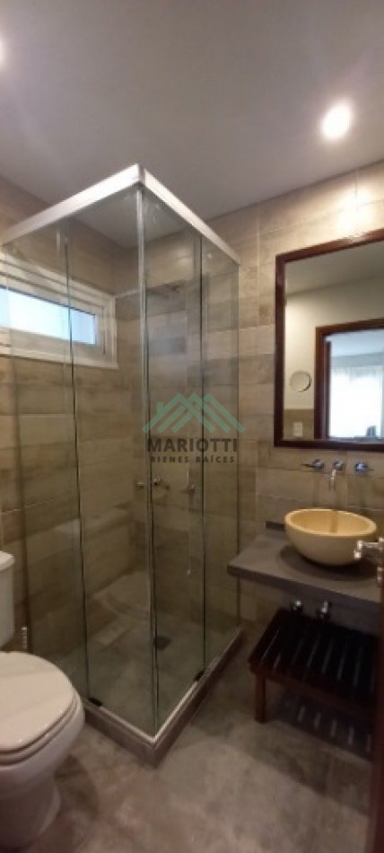 EN VENTA - PINAMAR - PLAYA CENTRO - MODERNO DEPARTAMENTO 2 AMB 2 BAÑOS