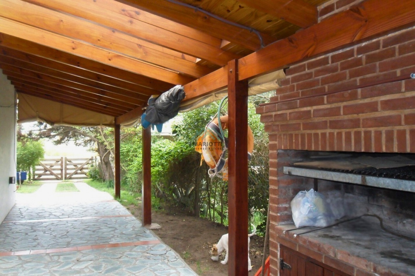 EN VENTA - OSTENDE - CASA 3 DORMITORIOS 2 BAÑOS CON DEPARTAMENTO INDENPENDIENTE