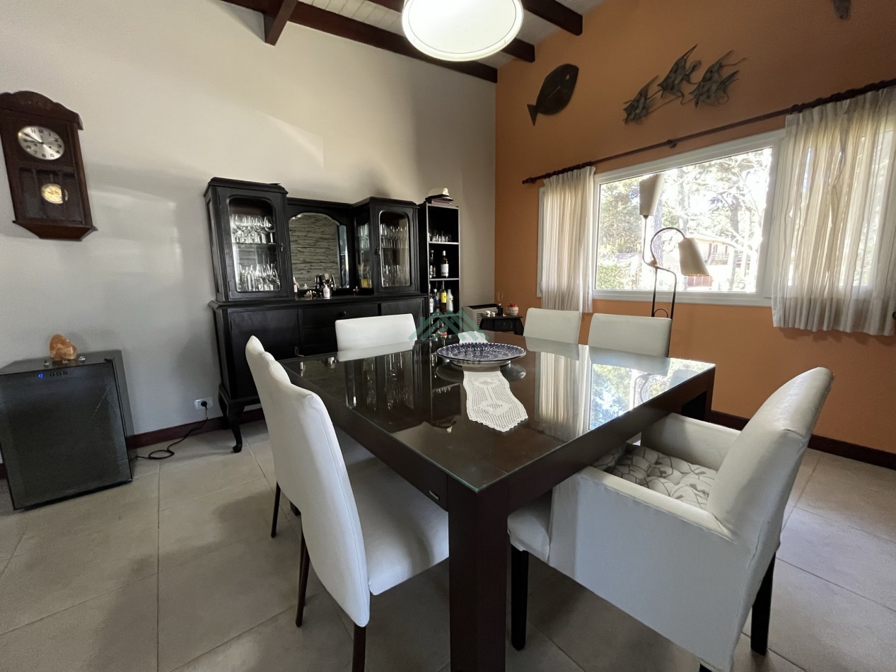 EN VENTA - PINAMAR  - NAYADES - CASA 3 DORMITORIOS CON PILETA CERCADA