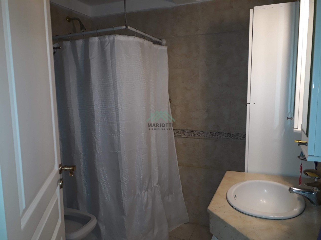 EN VENTA - PINAMAR - CENTRO - DEPARTAMENTO SEMIPISO CON ESTACIONAMIENTO PRIVADO 