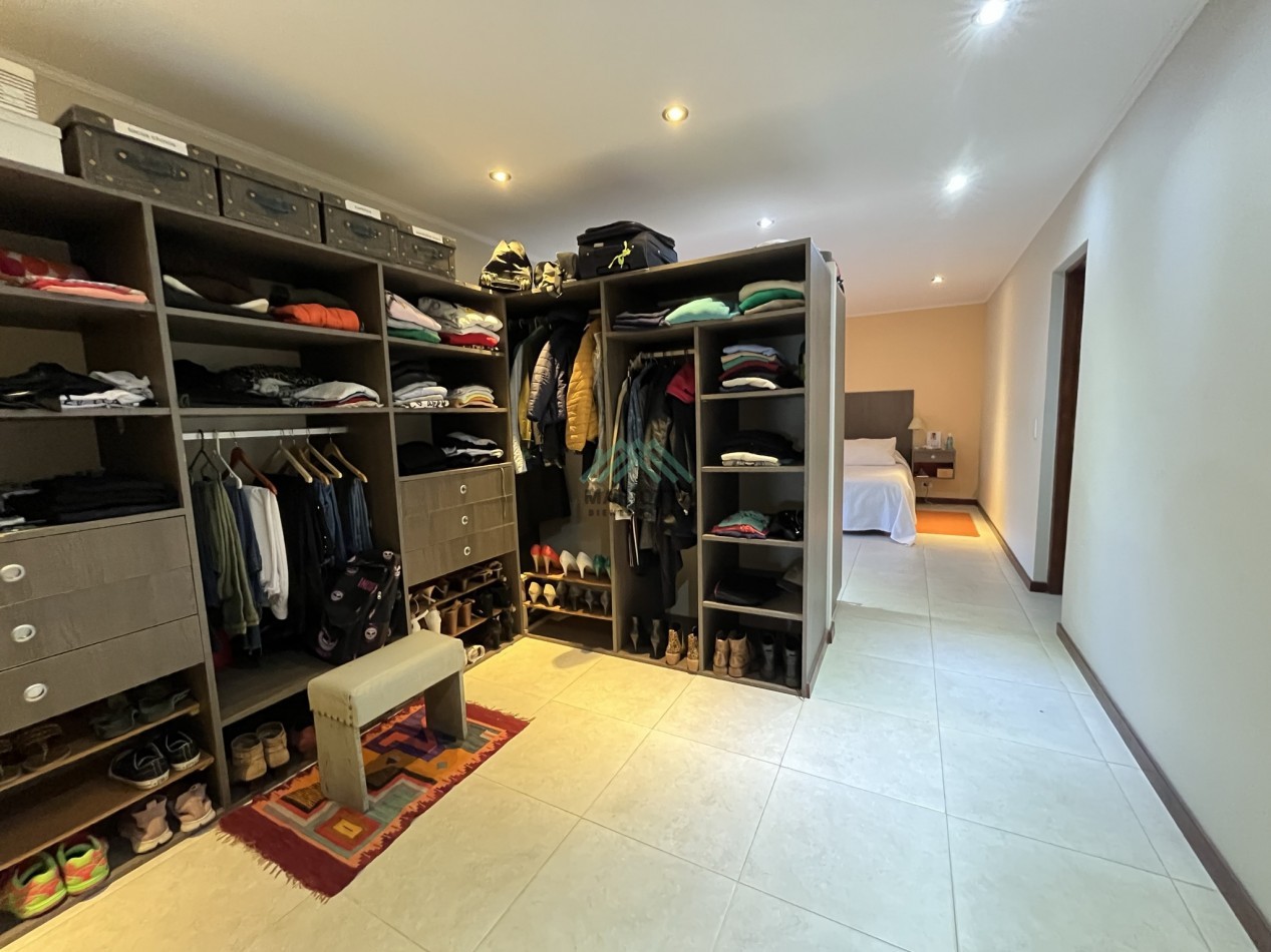 EN VENTA - PINAMAR  - NAYADES - CASA 3 DORMITORIOS CON PILETA CERCADA