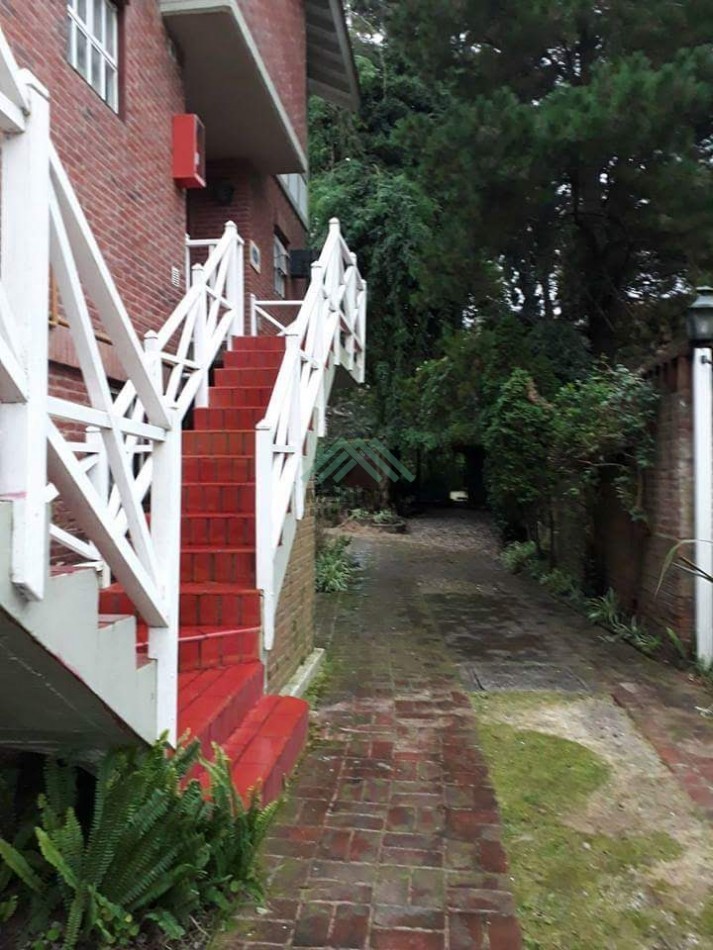 2026 - PINAMAR - EN ALQUILER ANUAL - DUPLEX 2 AMBIENTES EN ZONA CENTRICA