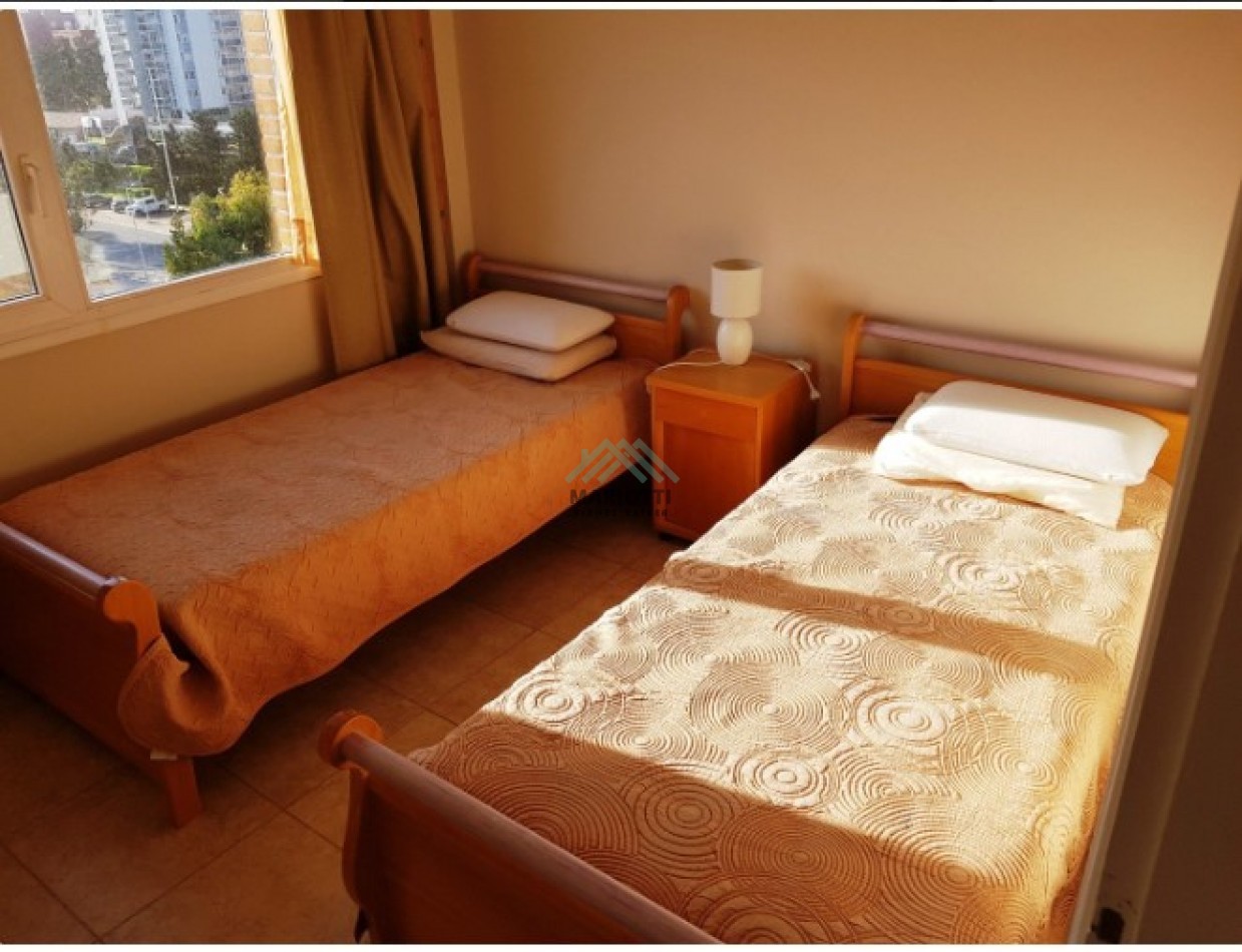 EN VENTA - PINAMAR - CENTRO - DEPARTAMENTO SEMIPISO CON ESTACIONAMIENTO PRIVADO 