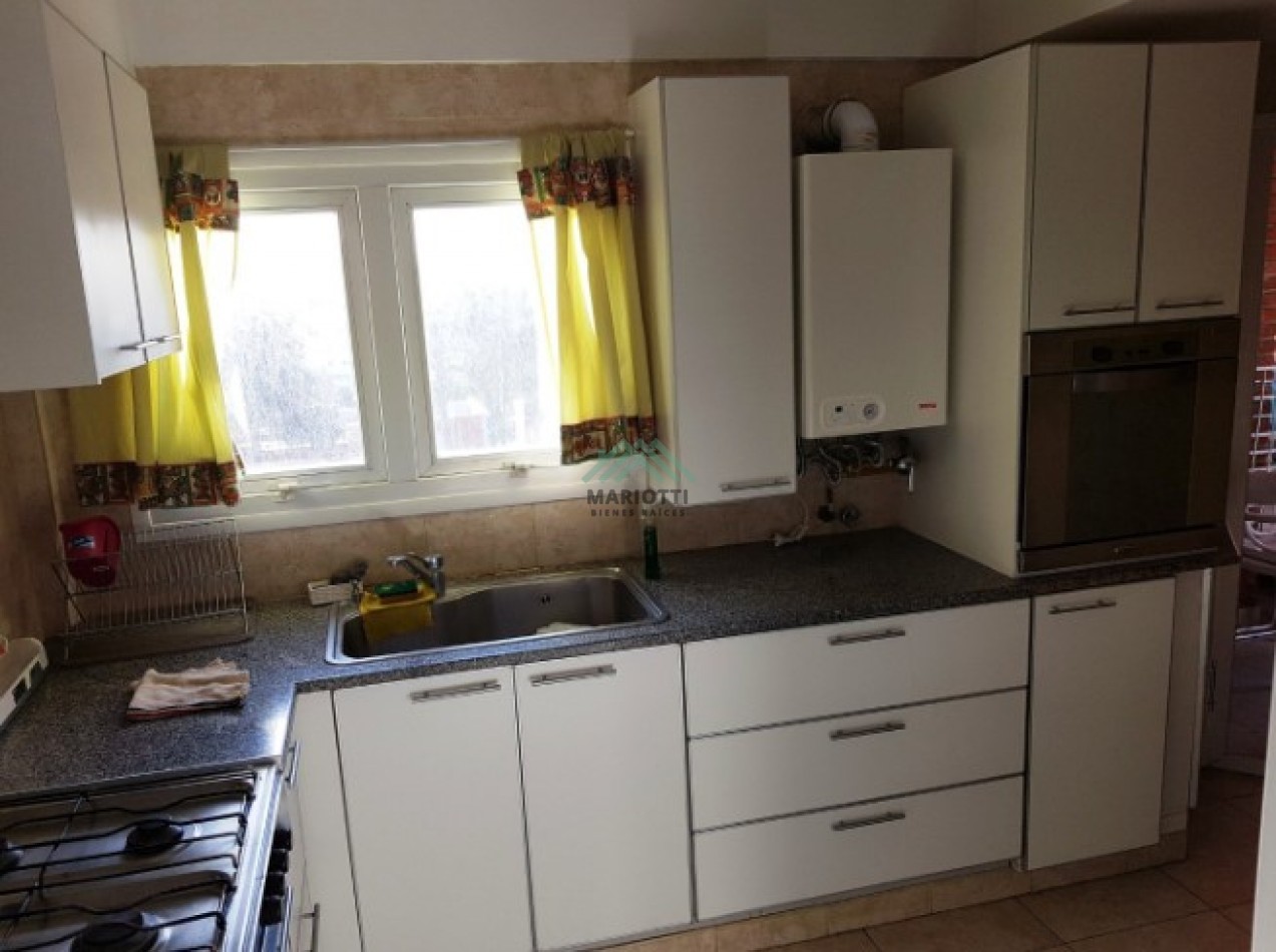 EN VENTA - PINAMAR - CENTRO - DEPARTAMENTO SEMIPISO CON ESTACIONAMIENTO PRIVADO 