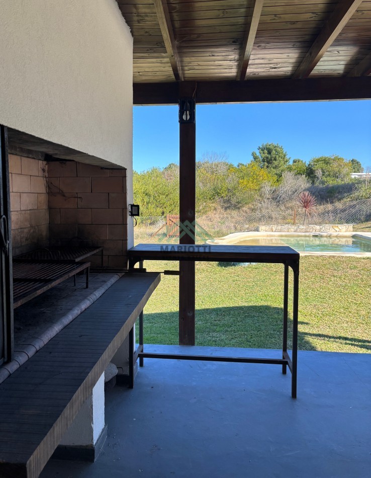 EN VENTA - COSTA ESMERALDA - GOLF I - CASA 3 DORMITORIOS Y PILETA