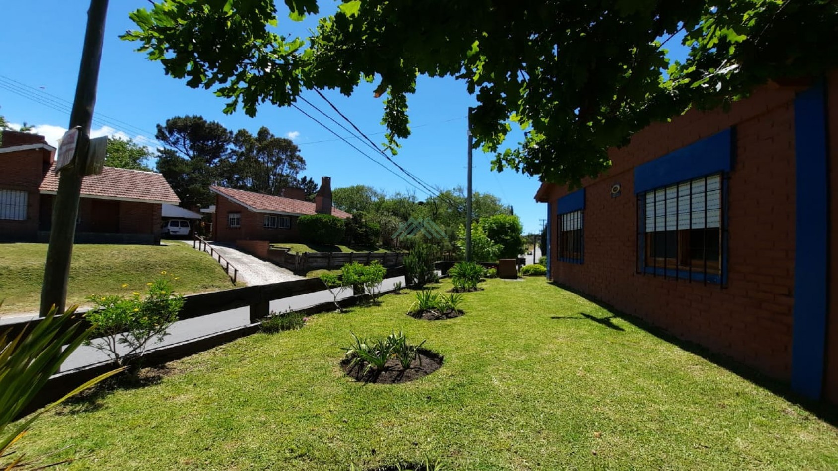 EN VENTA - MAR DE OSTENDE - CASA EN DOS LOTES MULTIFAMILIARES 