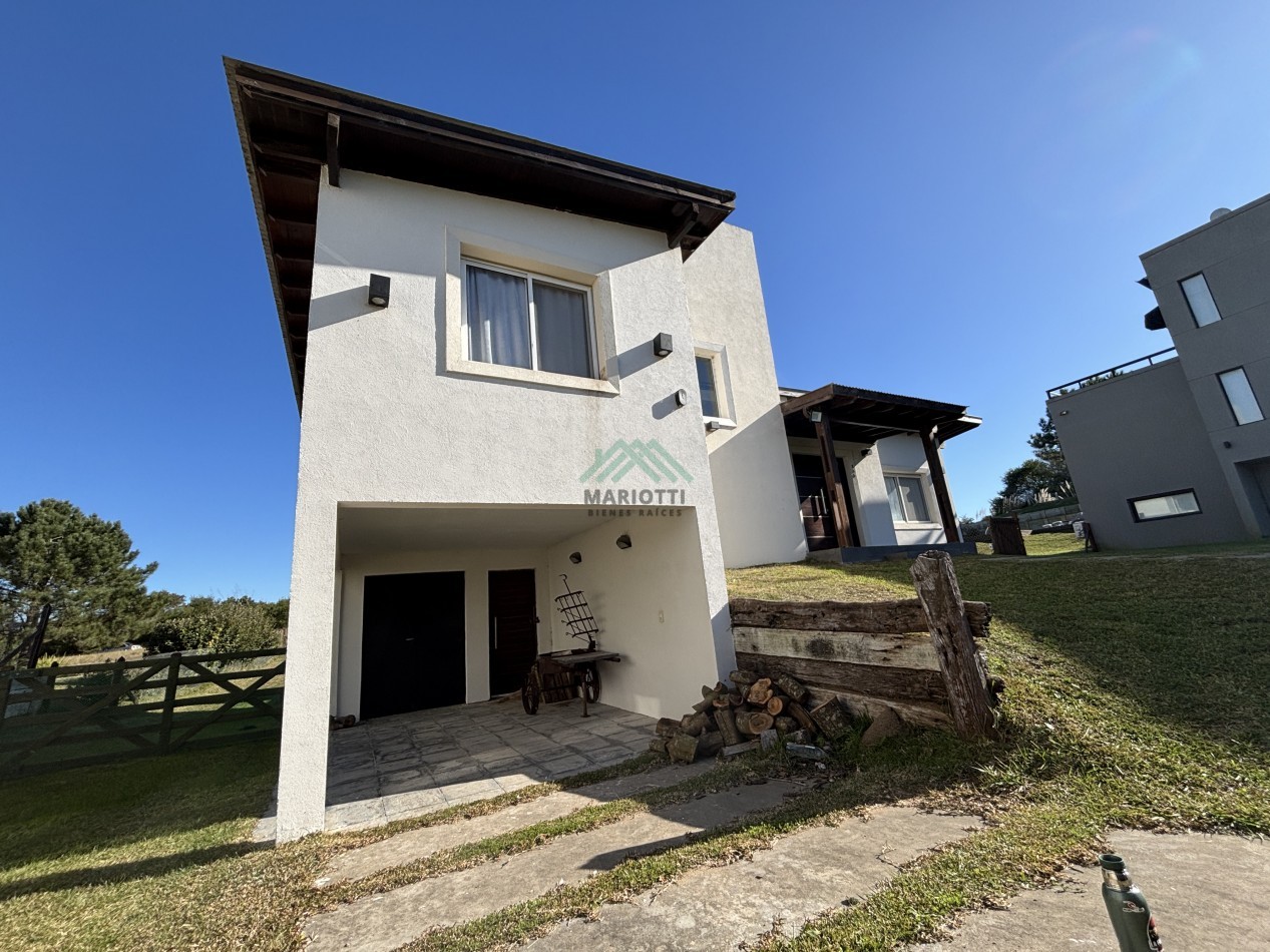 EN VENTA - COSTA ESMERALDA - GOLF I - CASA 3 DORMITORIOS Y PILETA