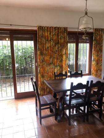 PINAMAR CENTRO - DUPLEX 2 DORMITORIOS 2 BANOS PATIO CON PARRILLA CERCA DEL CENTRO