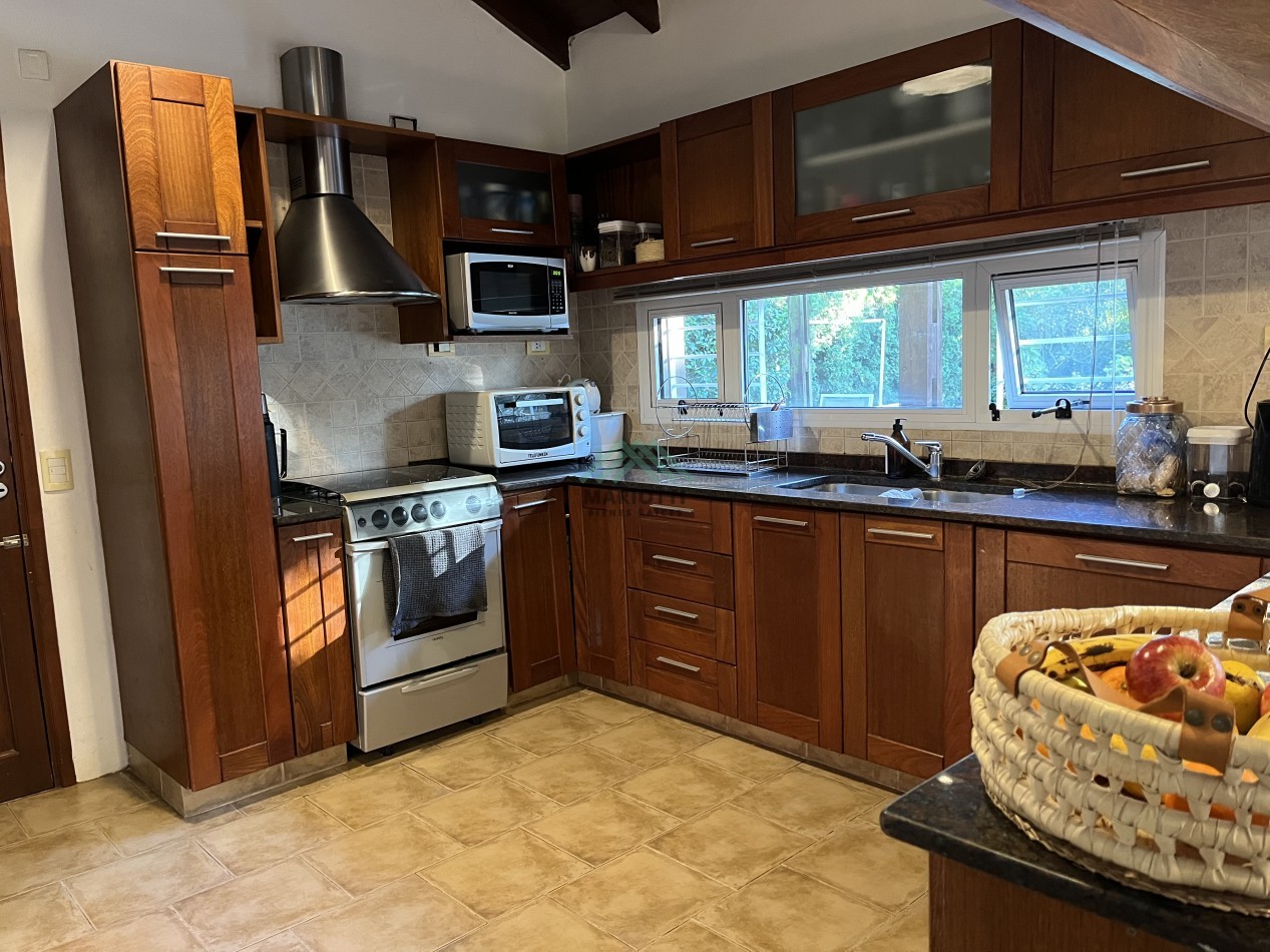 EN VENTA - PINAMAR - B5 - CASA 4 DORMITORIOS  