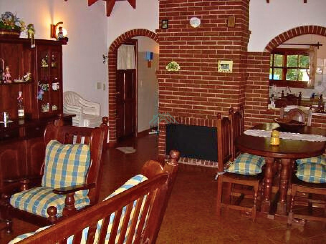 EN VENTA - OSTENDE - CASA 3 DORMITORIOS 2 BAÑOS CON DEPARTAMENTO INDENPENDIENTE