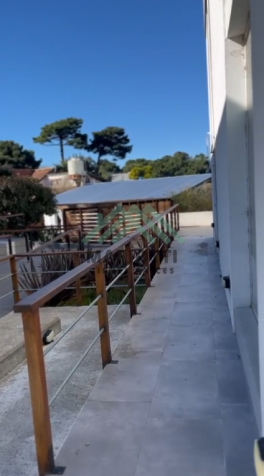 EN ALQUILER - ESPECTACULAR LOCAL DE  465M2 OSTENDE - PINAMAR