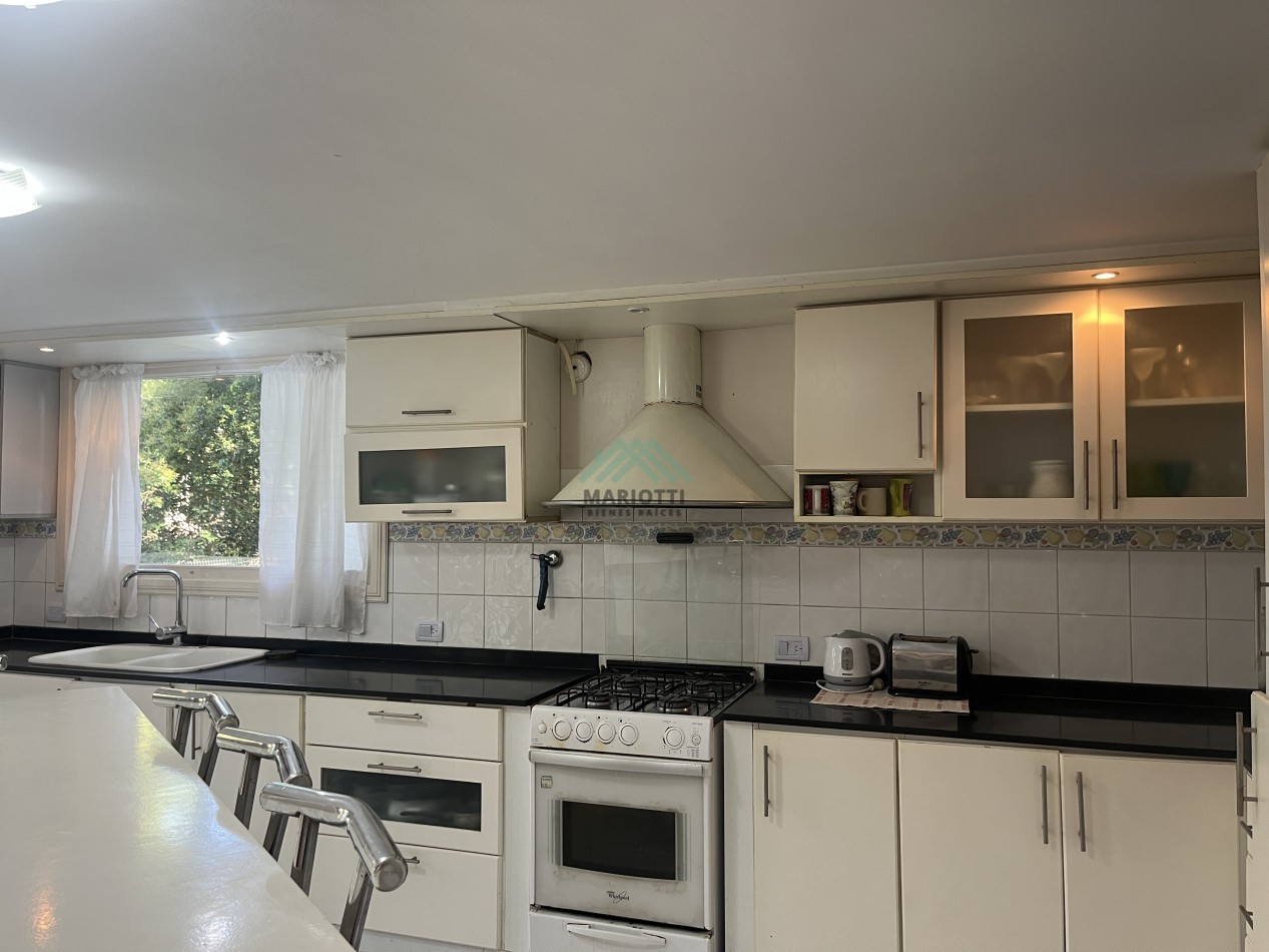 EN VENTA - CASA EN PH - ZONA IGLESIA - 3 DORMITORIOS Y DEPENDENCIA