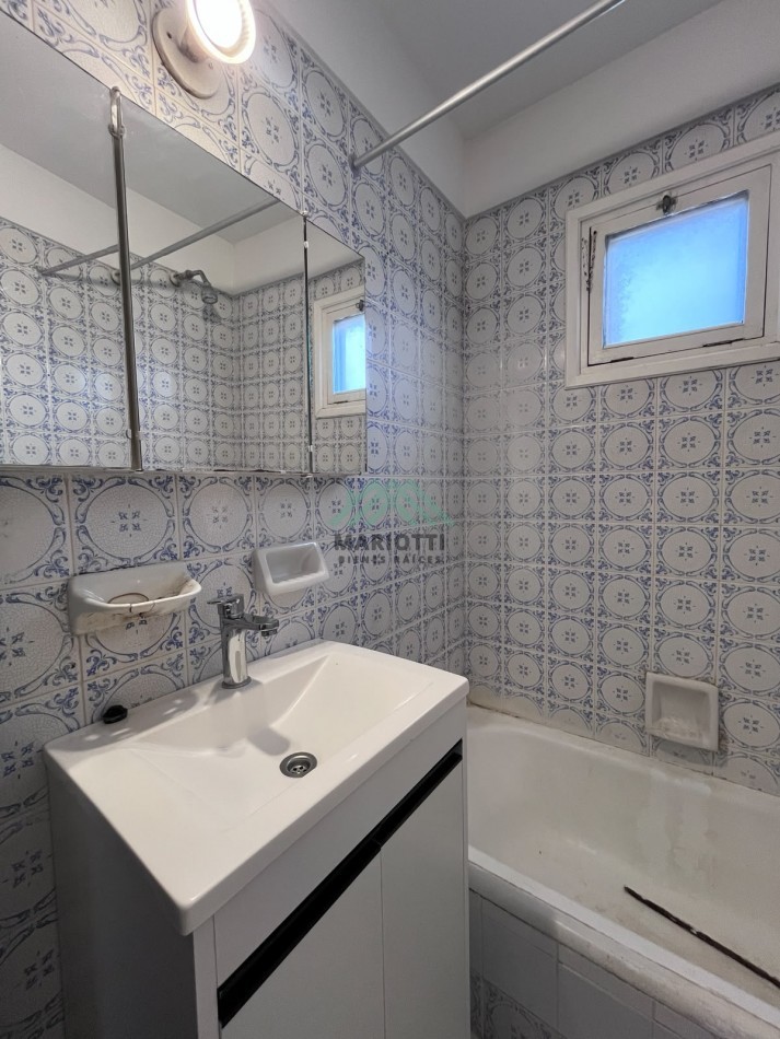 EN ALQUILER ANUAL - PINAMAR - CENTRO - DEPARTAMENTO 2 AMBIENTES CON BALCON 