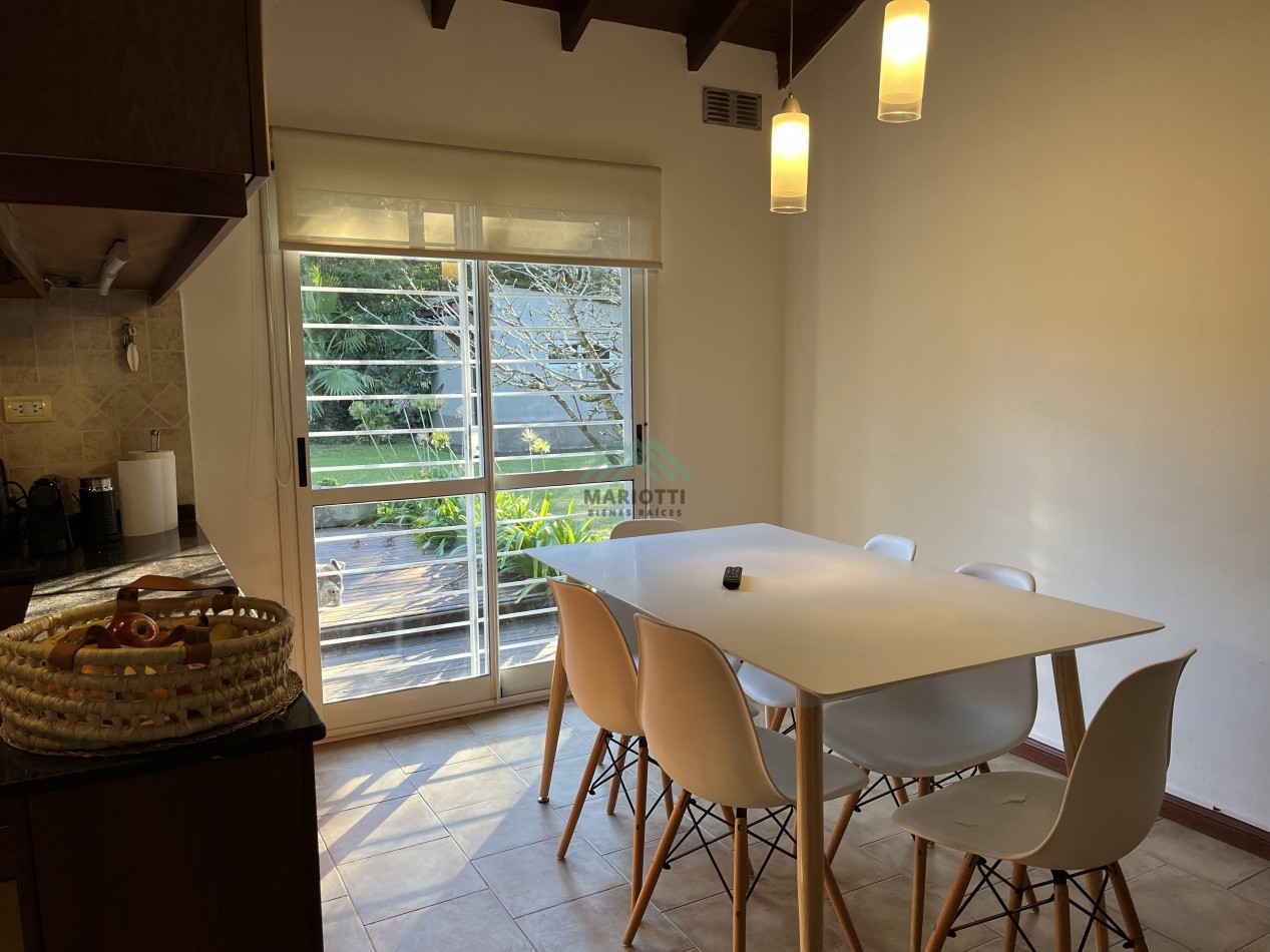 EN VENTA - PINAMAR - B5 - CASA 4 DORMITORIOS  