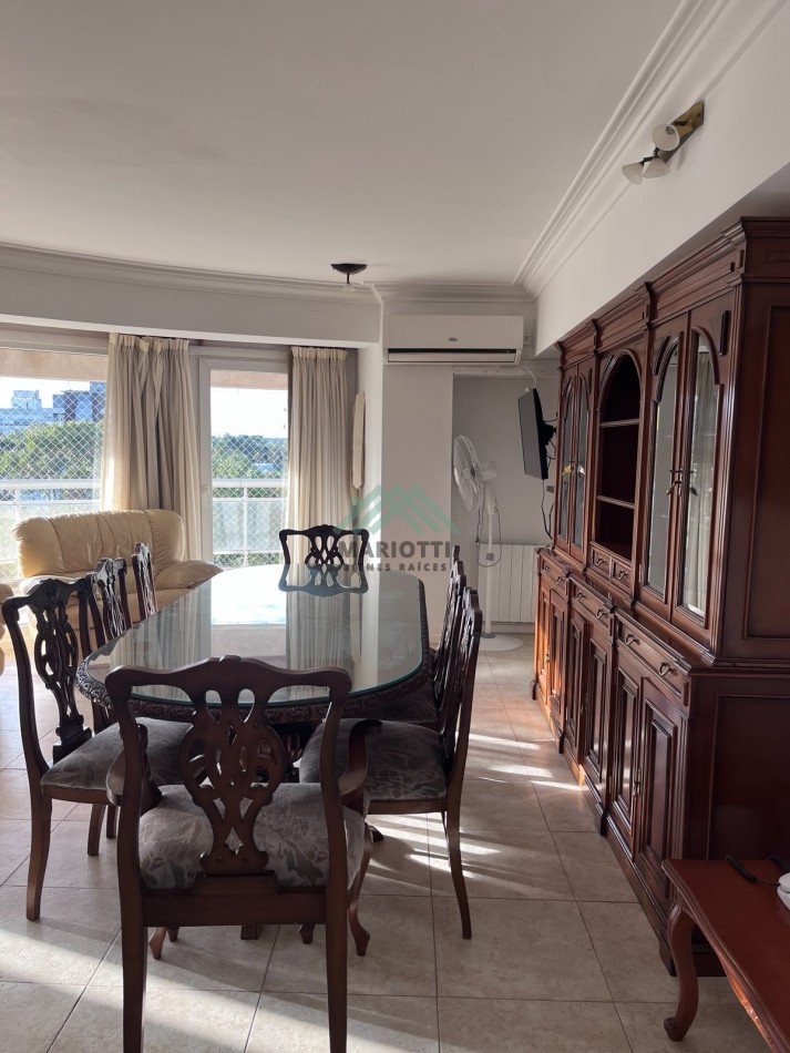 EN ALQUILER ANUAL - PINAMAR - CENTRO - DEPARTAMENTO SEMIPISO CON ESTACIONAMIENTO PRIVADO 