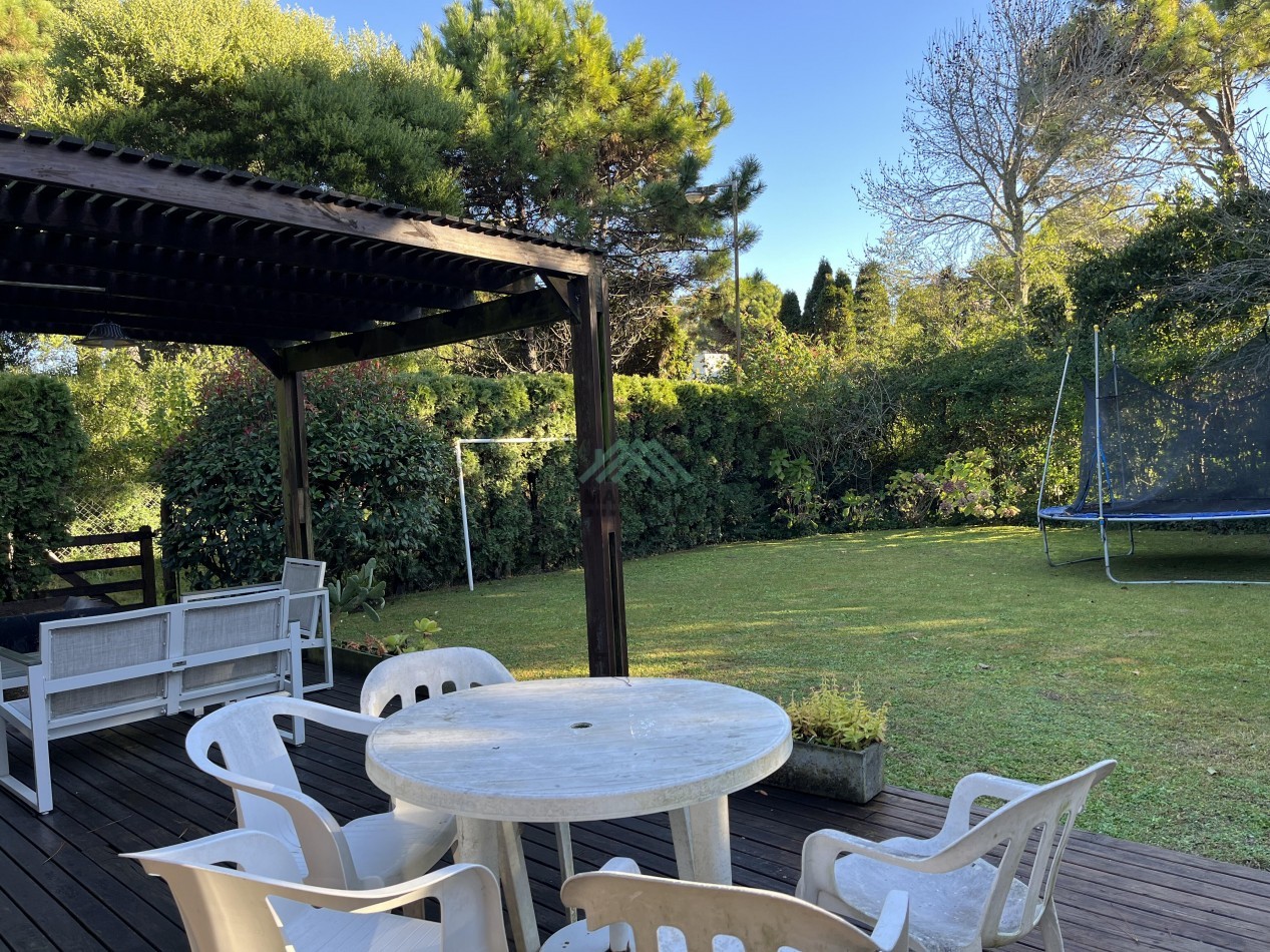 EN VENTA - PINAMAR - B5 - CASA 4 DORMITORIOS  