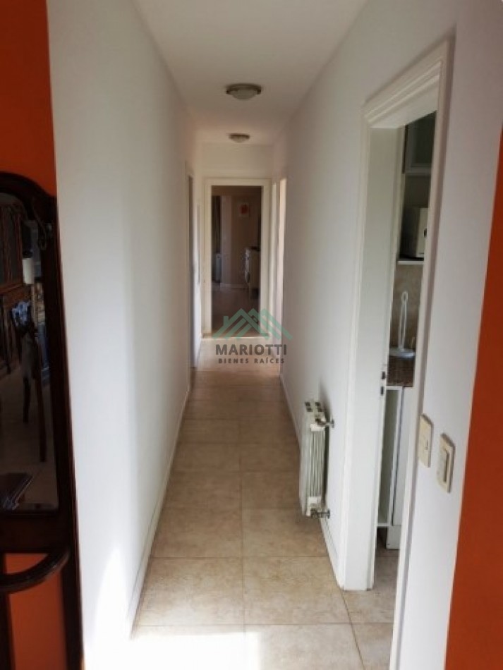 EN VENTA - PINAMAR - CENTRO - DEPARTAMENTO SEMIPISO CON ESTACIONAMIENTO PRIVADO 