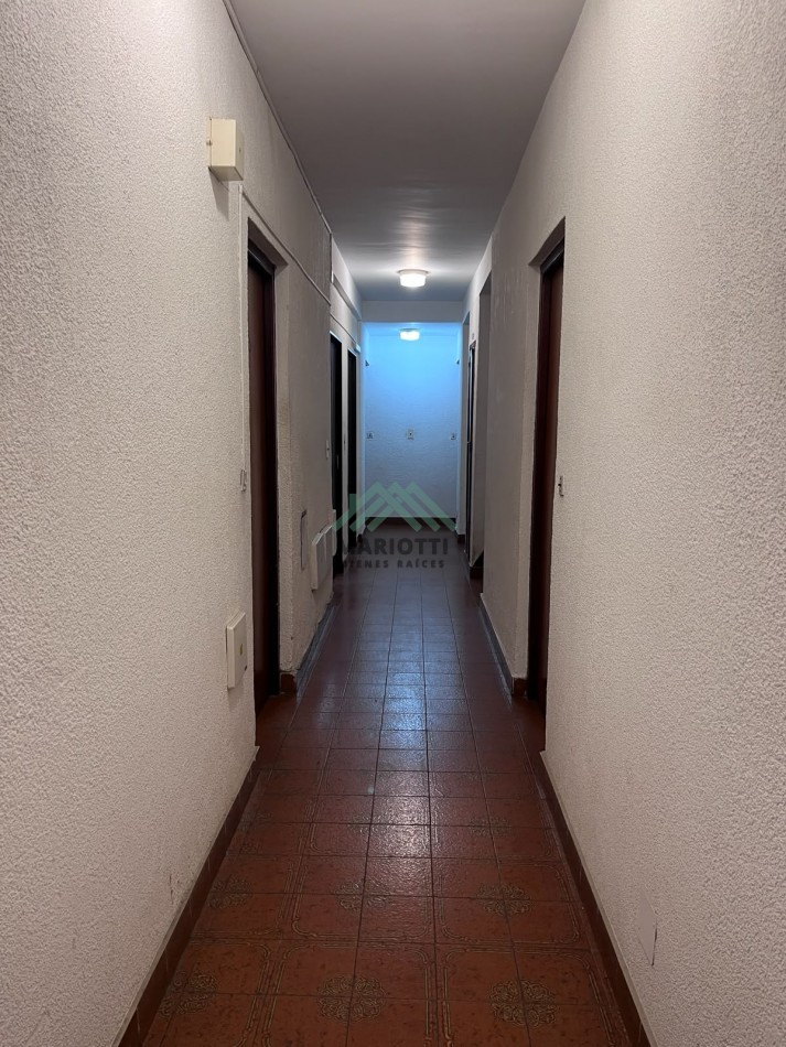 EN ALQUILER ANUAL - PINAMAR - CENTRO - DEPARTAMENTO 2 AMBIENTES CON BALCON 