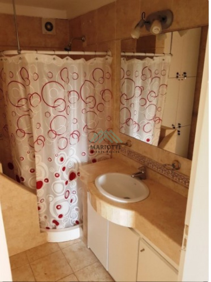 EN VENTA - PINAMAR - CENTRO - DEPARTAMENTO SEMIPISO CON ESTACIONAMIENTO PRIVADO 