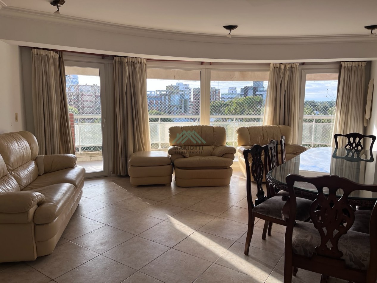 EN ALQUILER ANUAL - PINAMAR - CENTRO - DEPARTAMENTO SEMIPISO CON ESTACIONAMIENTO PRIVADO 