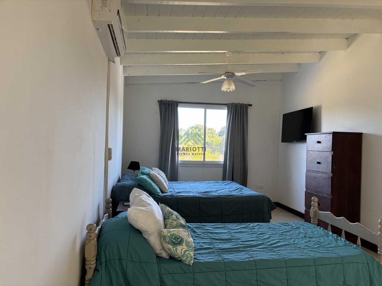 EN VENTA - COSTA ESMERALDA - GOLF I - CASA 3 DORMITORIOS Y PILETA