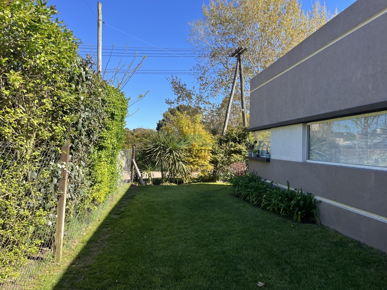 2026 - EN ALQUILER - PINAMAR - OSTENDE - MODERNA CASA EN PH 3 DORM BAÑOS 2 