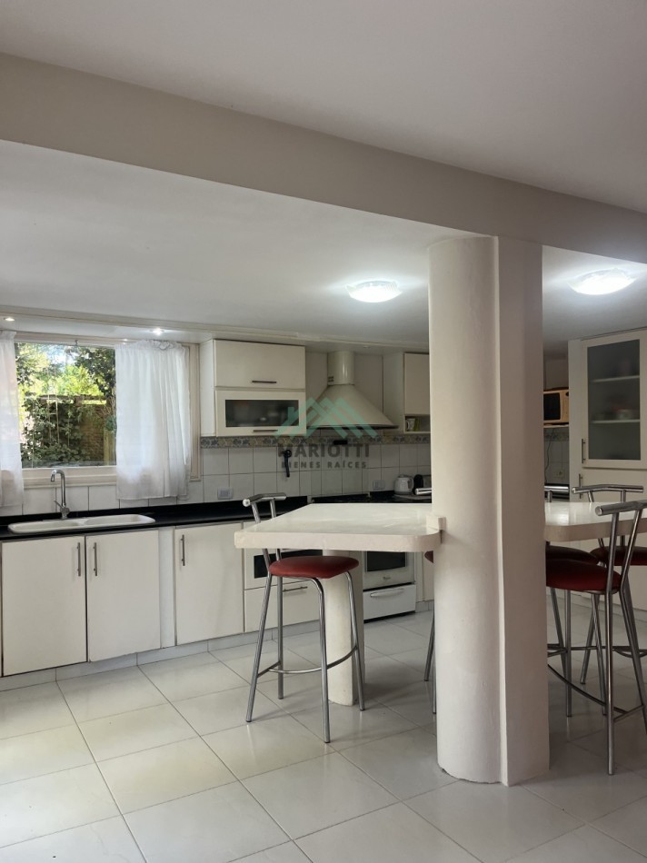 EN VENTA - CASA EN PH - ZONA IGLESIA - 3 DORMITORIOS Y DEPENDENCIA