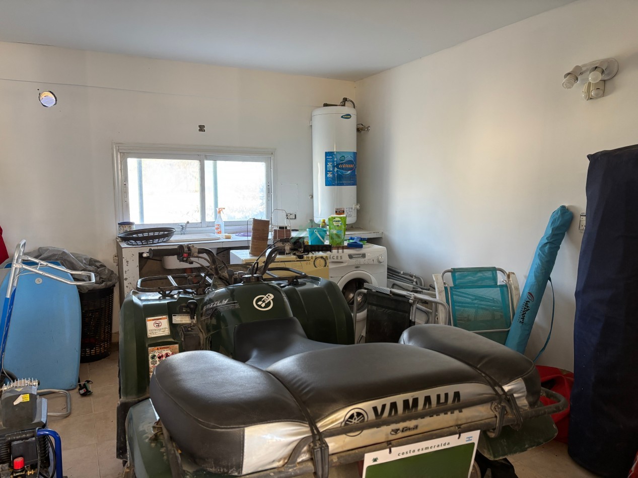 EN VENTA - COSTA ESMERALDA - GOLF I - CASA 3 DORMITORIOS Y PILETA