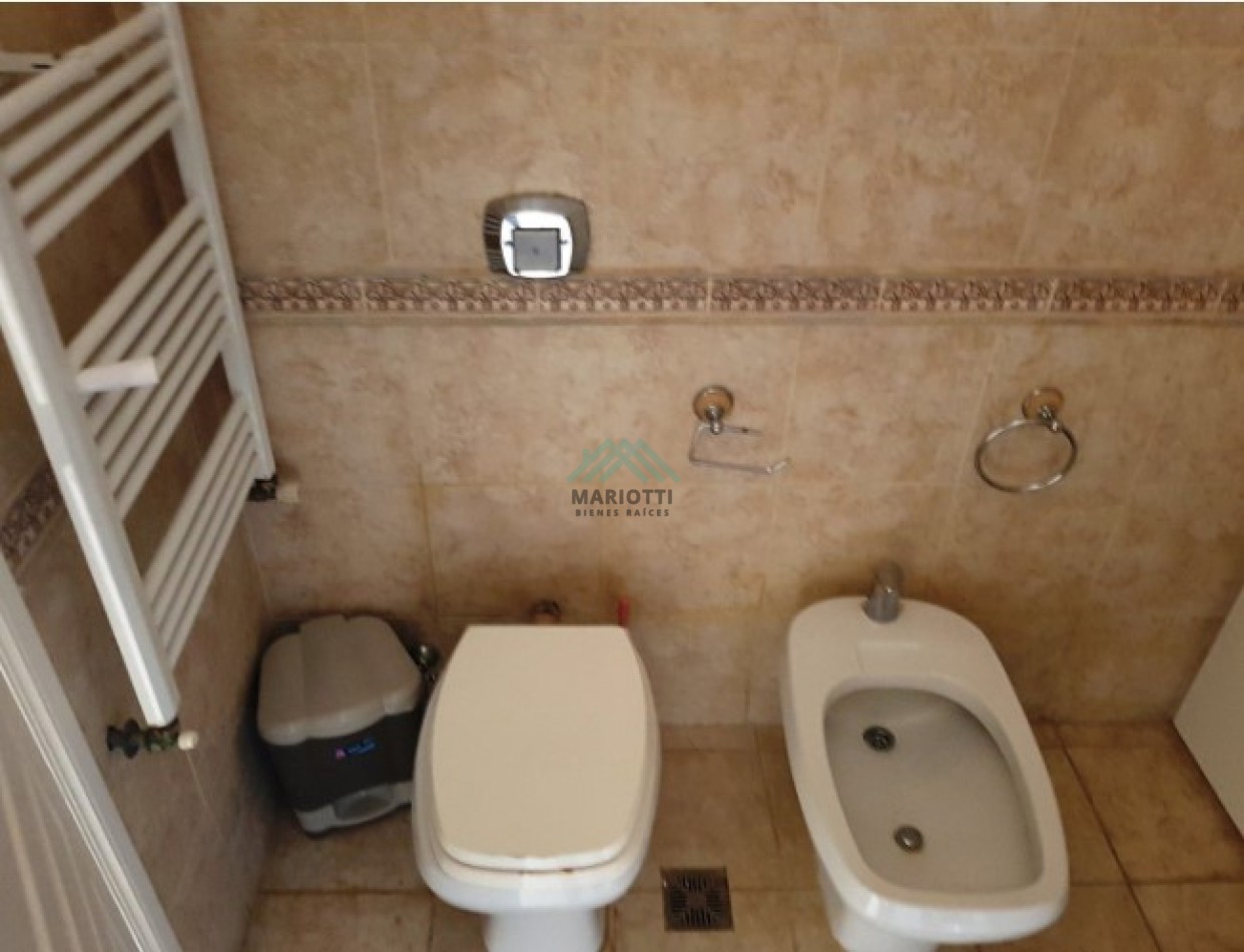 EN VENTA - PINAMAR - CENTRO - DEPARTAMENTO SEMIPISO CON ESTACIONAMIENTO PRIVADO 