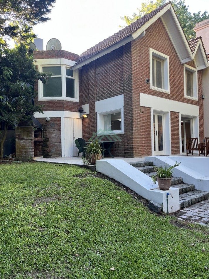 EN VENTA - CASA EN PH - ZONA IGLESIA - 3 DORMITORIOS Y DEPENDENCIA