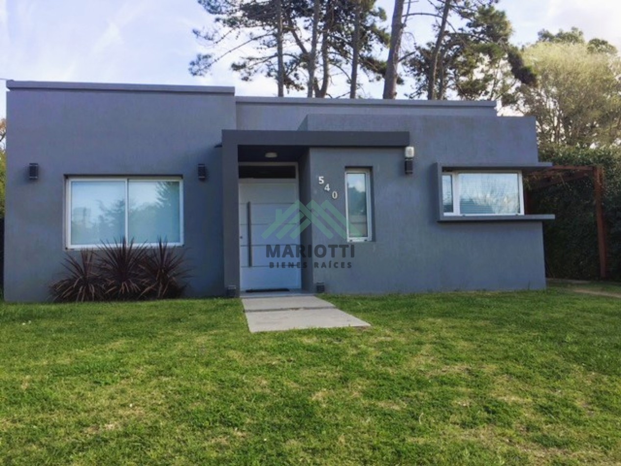 2027 - EN ALQUILER - MAR DE OSTENDE - CASA PARA 5 PERSONAS CON PILETA A 400M DEL MAR