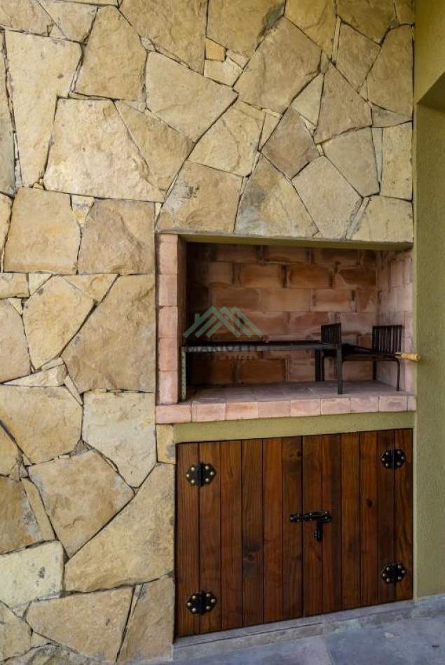 EN VENTA - PINAMAR - PLAYA CENTRO - MODERNO DEPARTAMENTO 2 AMB 2 BAÑOS