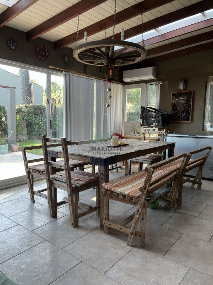 EN VENTA - PINAMAR  - NAYADES - CASA 3 DORMITORIOS CON PILETA CERCADA