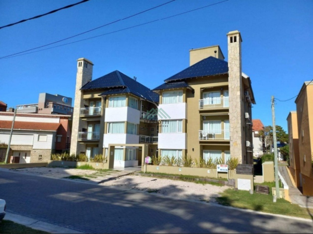 EN VENTA - PINAMAR - PLAYA CENTRO - MODERNO DEPARTAMENTO 2 AMB 2 BAÑOS