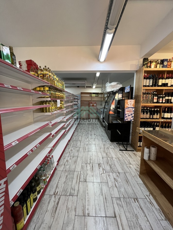 EN VENTA - PINAMAR - MAR DE OSTENDE - LOCAL COMERCIAL A METROS DE LA PLAYA