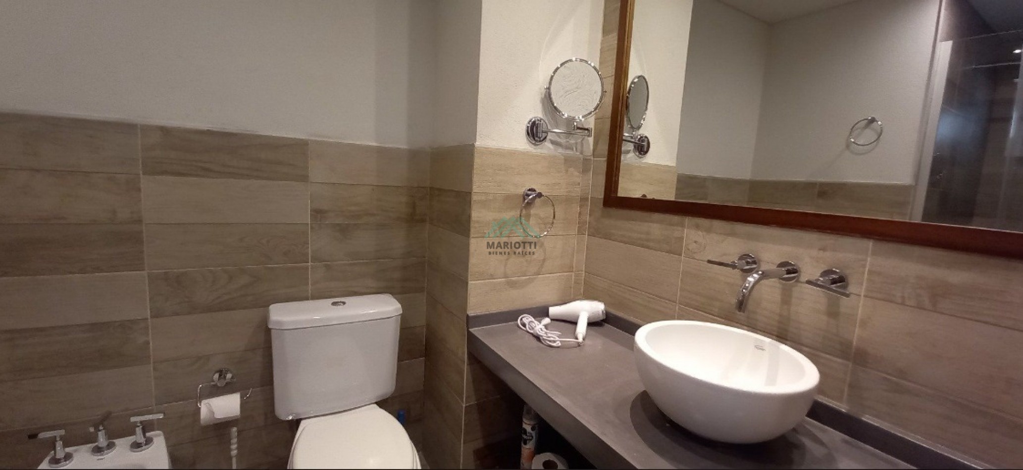 EN VENTA - PINAMAR - PLAYA CENTRO - MODERNO DEPARTAMENTO 2 AMB 2 BAÑOS