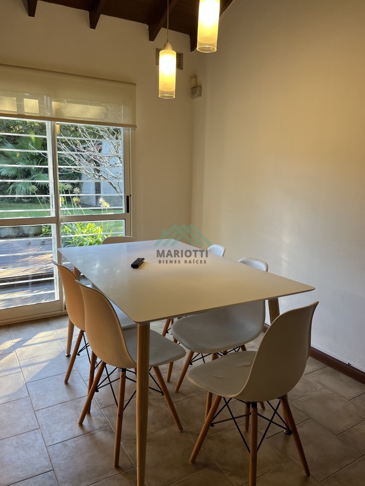 EN VENTA - PINAMAR - B5 - CASA 4 DORMITORIOS  