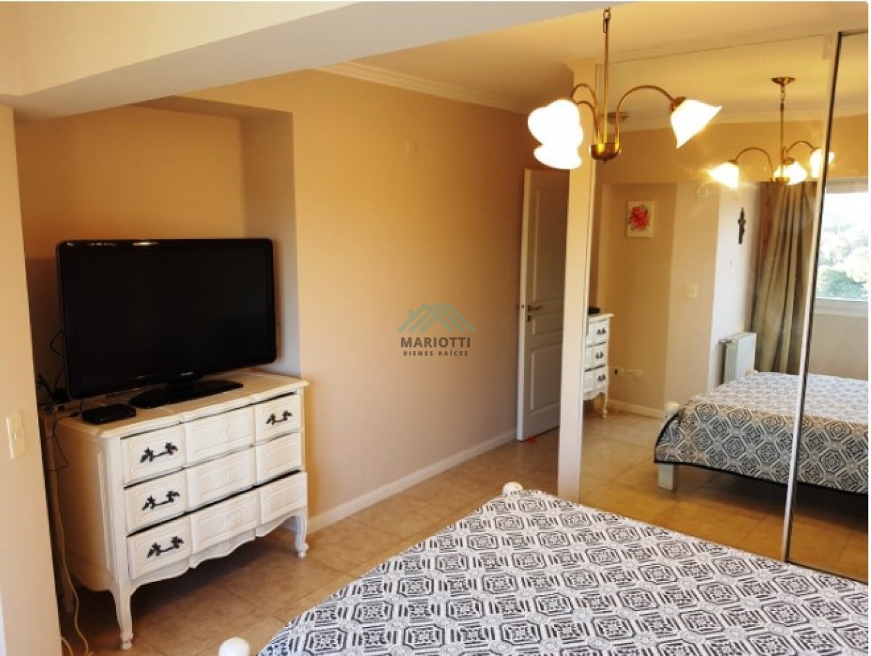 EN VENTA - PINAMAR - CENTRO - DEPARTAMENTO SEMIPISO CON ESTACIONAMIENTO PRIVADO 