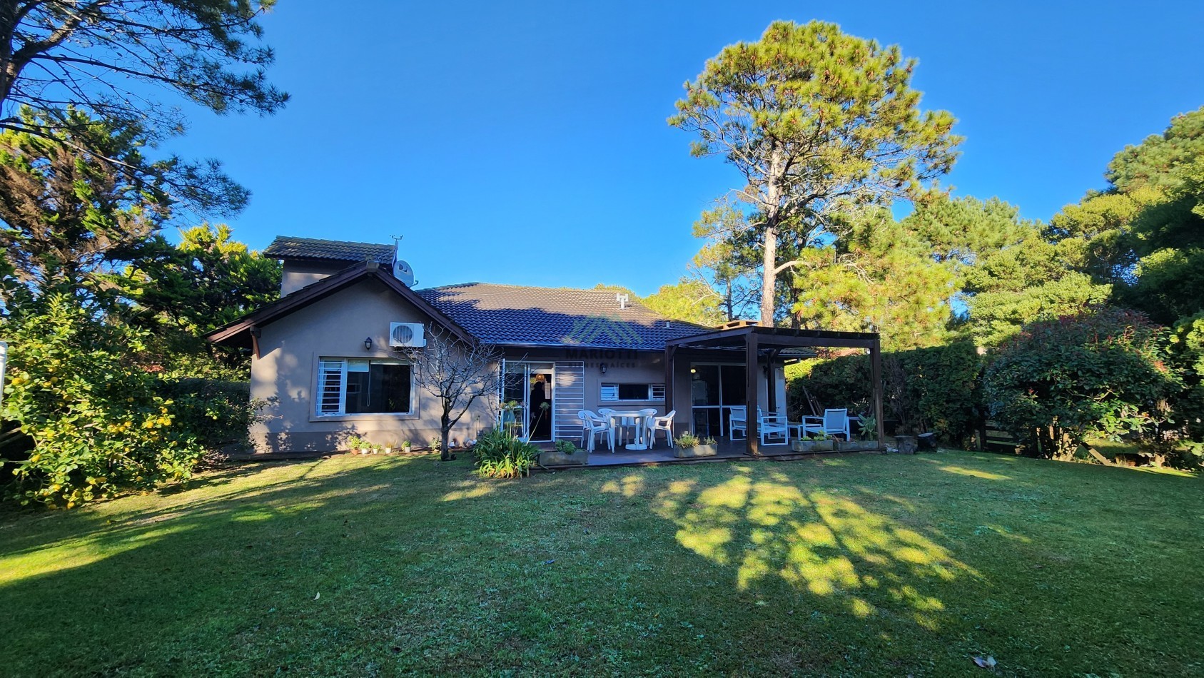 EN VENTA - PINAMAR - B5 - CASA 4 DORMITORIOS  