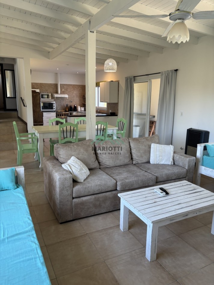 EN VENTA - COSTA ESMERALDA - GOLF I - CASA 3 DORMITORIOS Y PILETA
