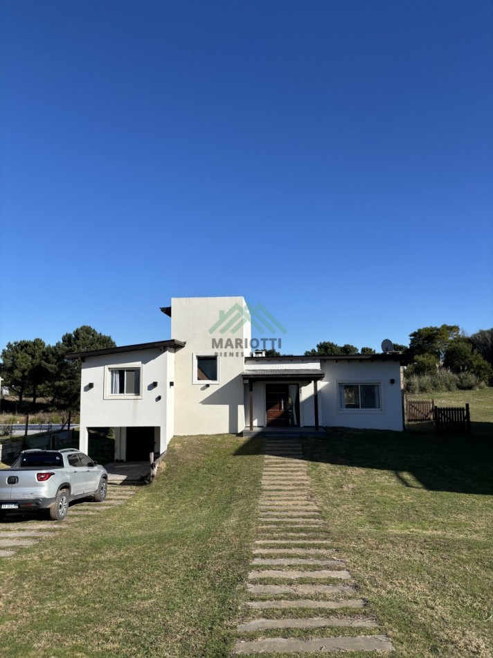 EN VENTA - COSTA ESMERALDA - GOLF I - CASA 3 DORMITORIOS Y PILETA