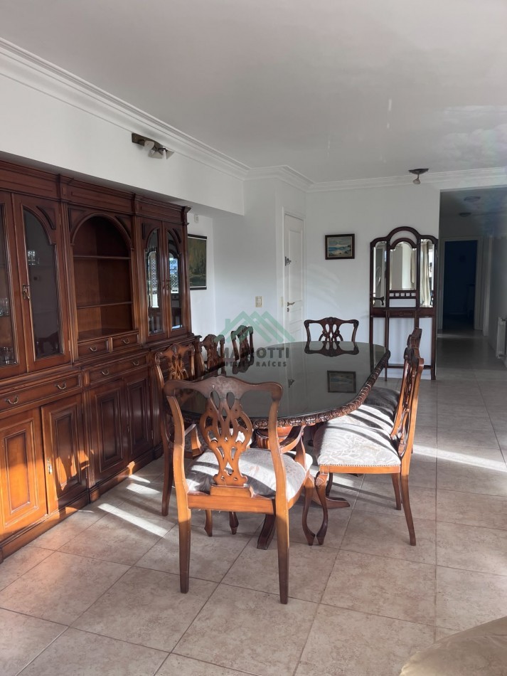 EN ALQUILER ANUAL - PINAMAR - CENTRO - DEPARTAMENTO SEMIPISO CON ESTACIONAMIENTO PRIVADO 