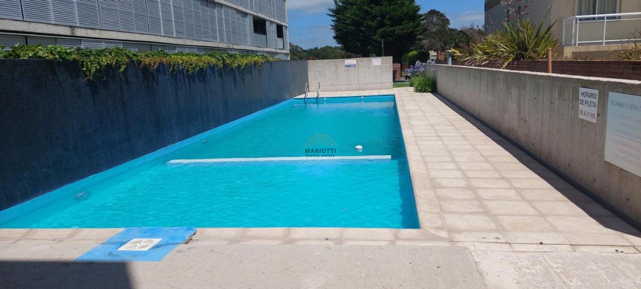 EN VENTA - VALERIA DEL MAR - PINAMAR - DEPTO 3 AMBIENTES CON PILETA Y AMPLIA COCHERA