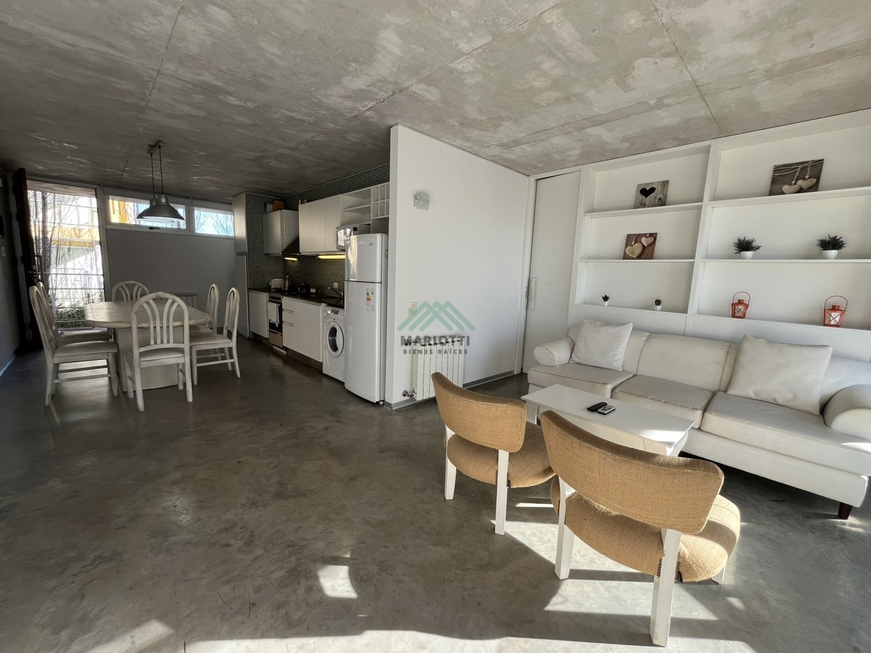 EN VENTA - VALERIA DEL MAR - PINAMAR - DEPTO 3 AMBIENTES CON PILETA Y AMPLIA COCHERA