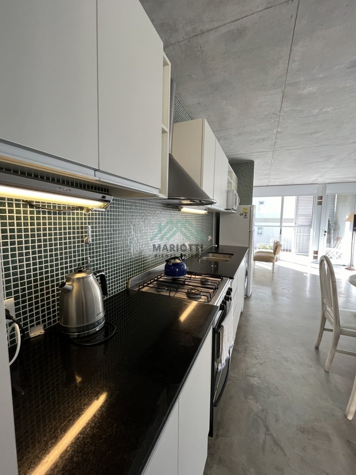 EN VENTA - VALERIA DEL MAR - PINAMAR - DEPTO 3 AMBIENTES CON PILETA Y AMPLIA COCHERA