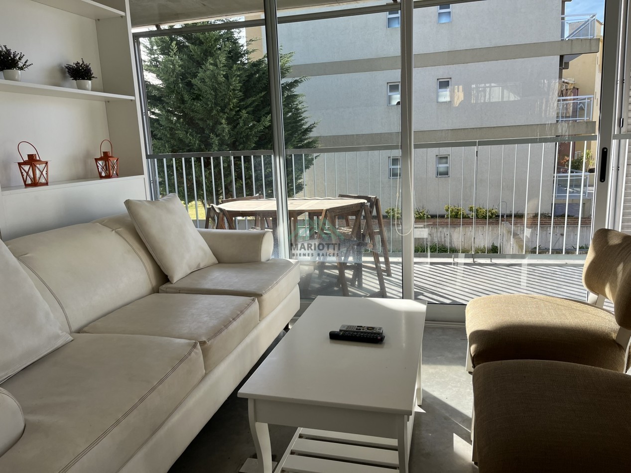 EN VENTA - VALERIA DEL MAR - PINAMAR - DEPTO 3 AMBIENTES CON PILETA Y AMPLIA COCHERA