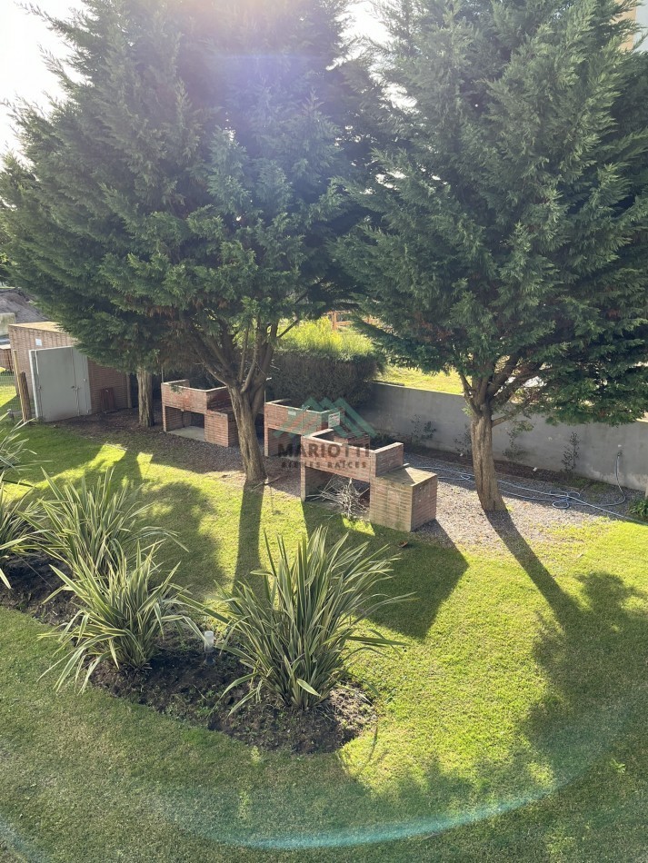 EN VENTA - VALERIA DEL MAR - PINAMAR - DEPTO 3 AMBIENTES CON PILETA Y AMPLIA COCHERA