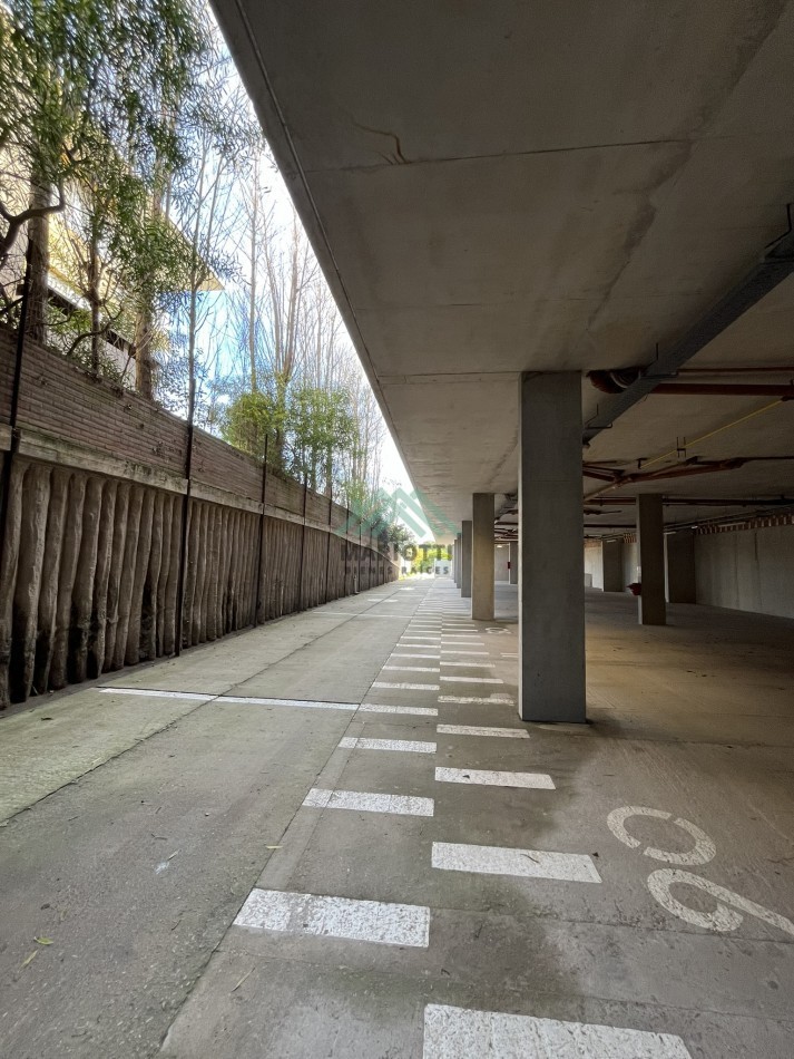 EN VENTA - VALERIA DEL MAR - PINAMAR - DEPTO 3 AMBIENTES CON PILETA Y AMPLIA COCHERA