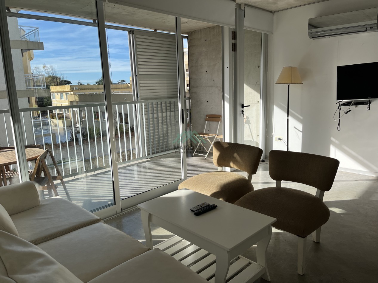 EN VENTA - VALERIA DEL MAR - PINAMAR - DEPTO 3 AMBIENTES CON PILETA Y AMPLIA COCHERA