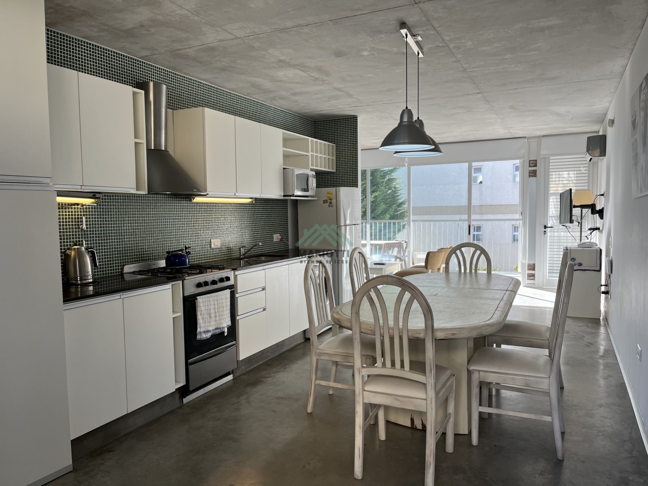 EN VENTA - VALERIA DEL MAR - PINAMAR - DEPTO 3 AMBIENTES CON PILETA Y AMPLIA COCHERA